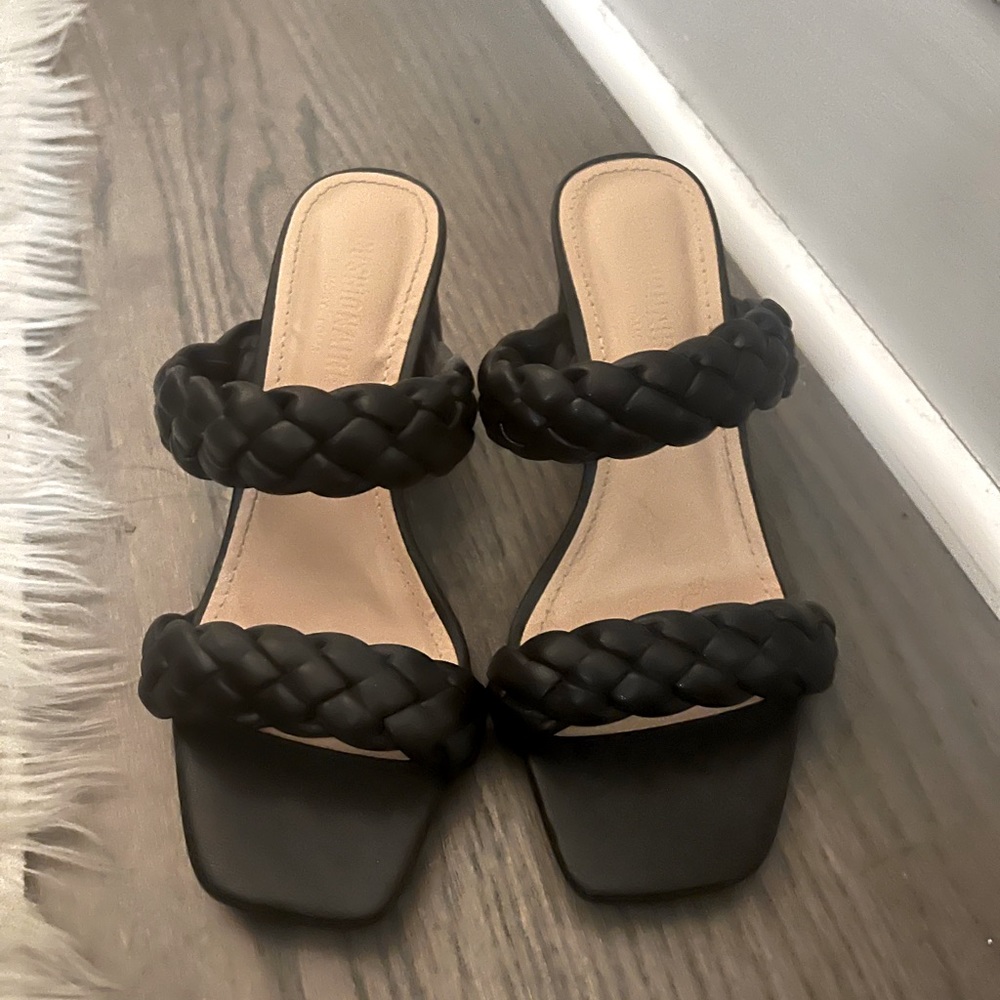 Onyx Braided Two Band Sandal